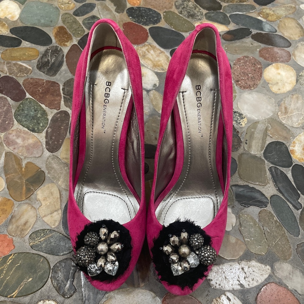 BCBG Scottie Pump